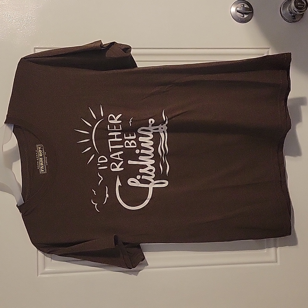Men's large T-shirt, saying " I'd rather be fishing "